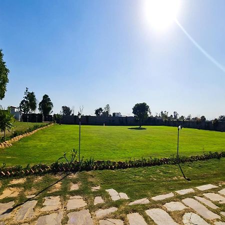The Rustic Villa, A Stay With Luxuries Amenities And Exotic Nature ชัยปุระ ภายนอก รูปภาพ